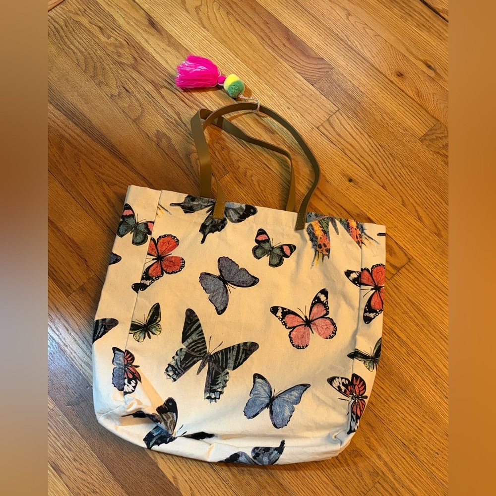 NEW Adorable Butterfly printed canvas tote w leather straps plus tassel!